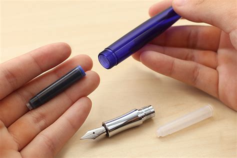 how to fill a calligraphy pen with ink cartridges